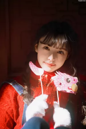 [YITUYU艺图语]No.20250487_03.09 岁华新启，墨韵红墙间的少女绮梦 黛汐 [50P]