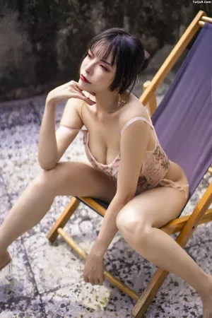 成熟御姐_秋和柯基_No.011 – 天台 主题写真 [56P]