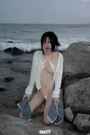 Coser美女柒柒要乖哦_No.040 – 礁石海岸 主题写真 [52P]