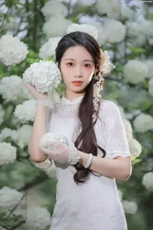 [YITUYU艺图语]No.20250971_04.30 春日物语 化妆师 甜 [14P]