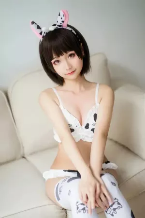 Coser美女蠢沫沫No.064 – 奶牛比基尼 主题写真 [43P]