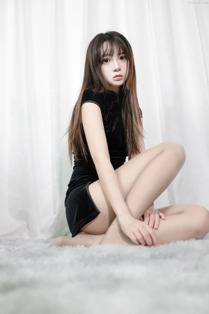 Coser美女疯猫ss No.037 - 黑旗袍 主题写真 [20P]