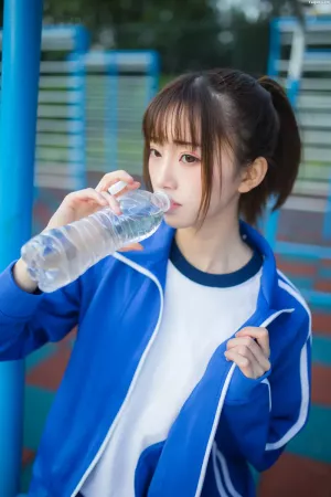 动漫博主Kitaro绮太郎No.047 – 运动服女孩4 主题写真 [11P]
