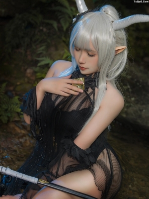 Coser美女麻花麻花酱 No.099 - 明日方舟 闪灵泳装 主题写真 [20P]