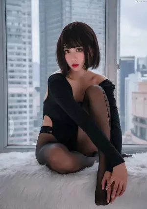 Coser美女轩萧学姐 No.029 – 量个腰围 主题写真 [32P]