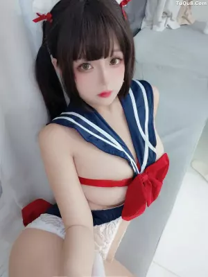 Coser美女日奈娇 No.096 – 水手小礼物 主题写真 [32P]