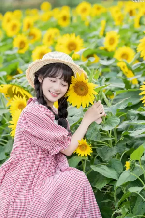 [YITUYU艺图语]No.20250325_02.18 向日葵 夏芋小年  [30P]