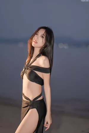 [YITUYU艺图语]No.20250030_01.06 夜幕下的海边少女 o1ne万 [22P]