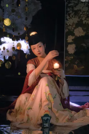 [YITUYU艺图语]No.20260298_02.25 夜宴 蔸小黄鸡 [9P]
