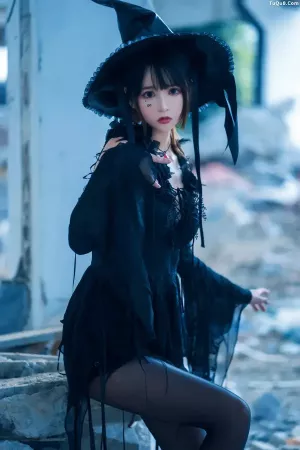 Coser美女疯猫ss No.048 - 《魔女》 主题写真 [27P]
