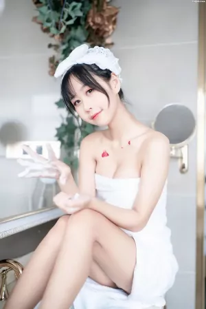 人气Coser美女萌芽儿o0-No.008 浴巾 主题写真 [27P]