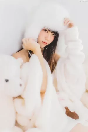 动漫博主桜桃喵No.017 - 冬眠套装 主题写真 [38P]