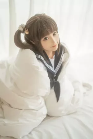 Coser美女蠢沫沫No.177 – 被窝JK 主题写真 [15P]