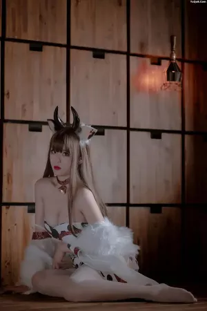 Coser美女轩萧学姐 No.019 – 牛牛和服 主题写真 [47P]