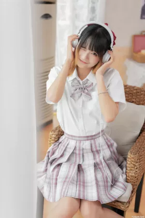 颜值博主_兔子Zzz不吃胡萝卜_No.051 – 少女心事 主题写真 [31P]