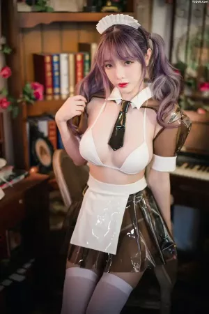 动漫博主雯妹不讲道理No.048 - 透明皮衣女仆 主题写真 [18P]