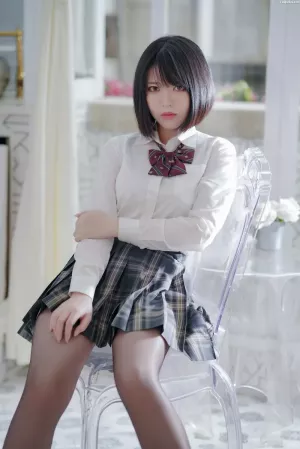 Coser美女BANBANKO半半子No.021 – 喜欢她穿制服的样子 [54P]