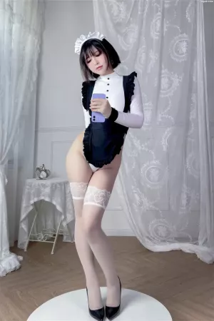 Coser美女BANBANKO半半子No.048 – 纯白女仆 主题写真 [45P]