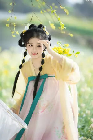 [YITUYU艺图语]No.20260520_03.24 春嬉 一堆零一 [26P]
