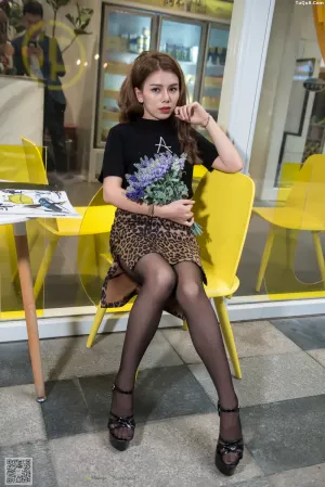 SSA丝社写真 NO.032 芷沫 混血美腿芷沫绫黑丝街拍 主题写真 [99P]