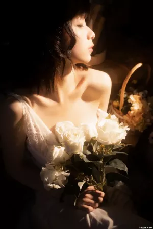 国产Coser美女_清青琴玖_No.009 – 眼里的星光 主题写真 [32P]