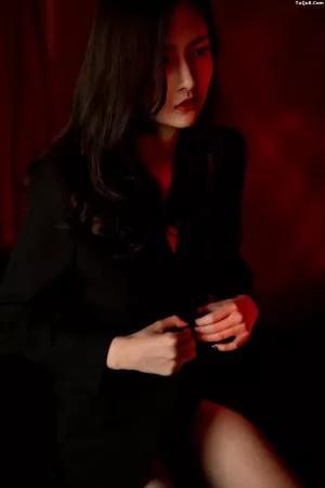 [YITUYU艺图语]No.20250416_03.02 RED LIGHT  [16P]