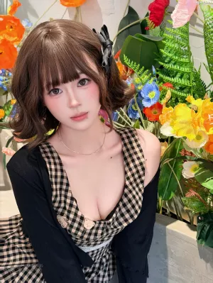 Coser美女_麻薯好吃_No.015 绿意深处的邀约 主题写真 [92P]