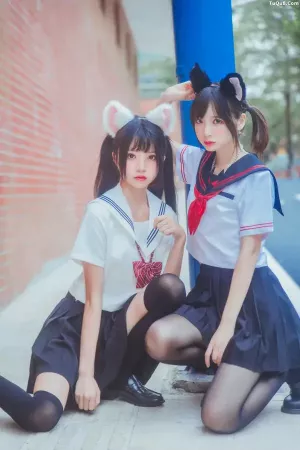 动漫博主桜桃喵No.093 - 桜桃喵&疯猫ss - JK百合2 主题写真 [33P]