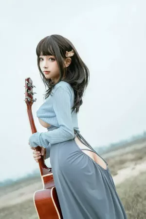 Coser美女蠢沫沫No.119 – 吉他妹妹 主题写真 [50P]
