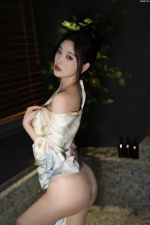 XRFW1164 秀人番外 杨晨晨 – 内购无水印 红色情趣 主题写真 [110P]