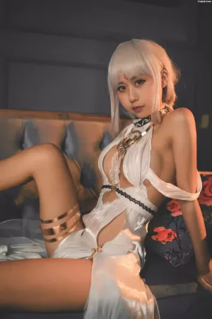 人气Coser美女萌芽儿o0-No.060 马萨诸塞 盛宴的准备 主题写真 [30P]