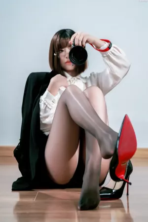 Coser美女BANBANKO半半子No.059 – OL自撮 主题写真 [28P]