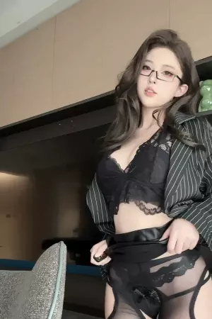甜妹博主清水由乃 No.079 – 老板午休室 主题写真 [58P]