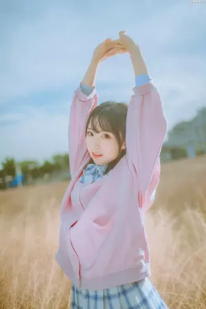 Coser美女面饼仙儿 NO.068 粉黛草JK 主题写真 [19P]