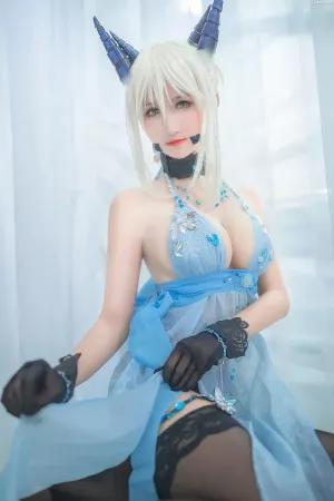 国产Coser美女三度_69-No.054 – 黑枪呆 主题写真 [50P]