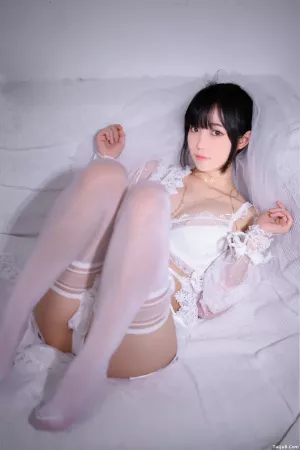 国产Coser美女_汪知子_No.017 – 婚纱 主题写真 [35P]