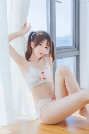 动漫博主桜桃喵No.121 - 小草莓 主题写真  [47P]