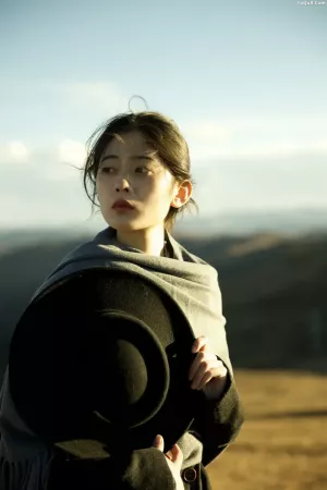 [YITUYU艺图语]No.20260129_01.17 我们必须像柔软又坚韧的山 [16P]