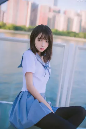 Coser美女疯猫ss No.006 - 海边 主题写真 [15P]
