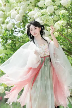 [YITUYU艺图语]No.20250883_04.18 洁白绣球 湫一只岁岁 [33P]