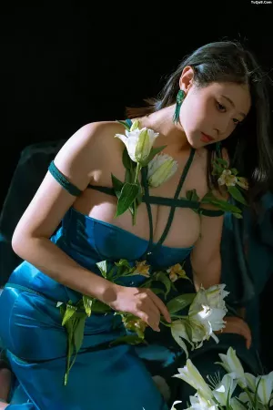 Coser美女Genji云溪溪No.076 - &奈汐酱nice 潮汐+月 主题写真 [38P]