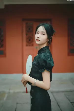 [YITUYU艺图语]No.20250029_01.06 娴静犹如花照水 欣欣 [26P]