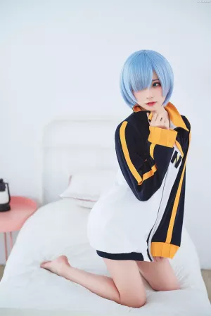 动漫博主Kitaro绮太郎No.050 – 蕾姆运动服 主题写真 [18P]