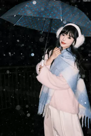 [YITUYU艺图语]No.20260375_03.09 我在细雨里漫游 四月泡芙 [9P]