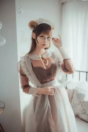 二次元博主爱老师_PhD-No.026 - x奶文x铁板烧鬼舞 透明女仆 [24P]