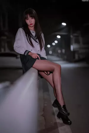 Coser美女轩萧学姐 No.040 – 公路JK 主题写真 [57P]