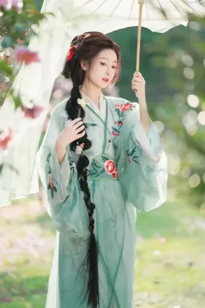 [YITUYU艺图语]No.20250758_04.05 山茶花 小何 [30P]