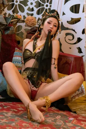 Coser美女轩萧学姐 No.054 – 奶桃桃&轩萧学姐 古风敦煌 主题写真 [34P]