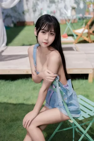 人气Coser美女萌芽儿o0-No.017 西瓜与夏天 主题写真 [33P]