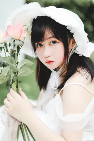 Coser美女_是依酱吖_No.021 依酱私人拍摄图 主题写真 [30P]